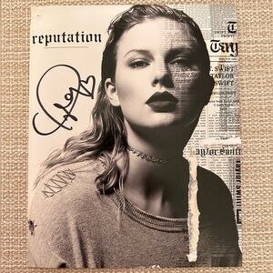 ❌❌SOLD ON EBAY❌❌ Taylor Swift Reputation Rep Room Signature WITH IMPERFECTIONS